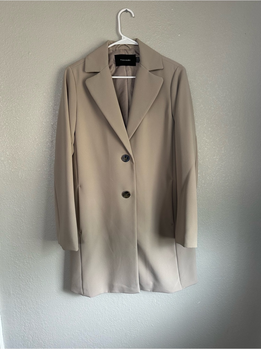 Tahari Cream Tan Long Sleeve Blazer Suit Long Jacket